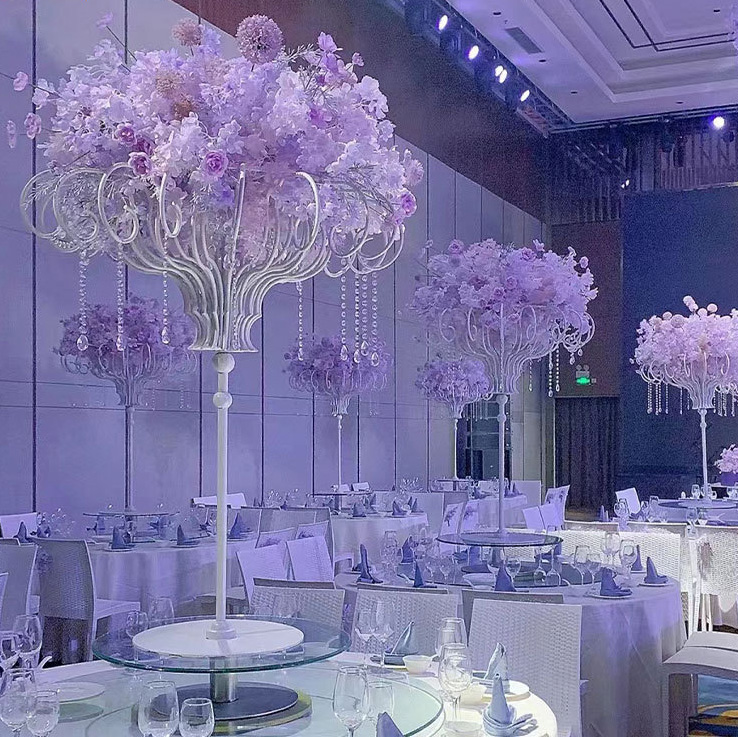 our gold centerpieces are ideal not only for weddings but also for baby showers, birthday parties, banquets, and more; They add an attractive touch to any occasion and become a memorable part of your event